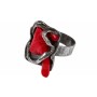 Fantazyjny pierścień ze srebra z dużym, naturalnym koralowcem w czerwieni.