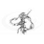 Wymowny skorpion z wyrazistym sznytem w oksydowanym srebrze.