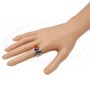 Romantyczny i finezyjny pierścionek ze srebra z naturalnym kamieniem księżycowym.